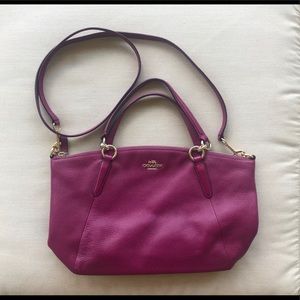 Gently used magenta Coach crossbody 💕